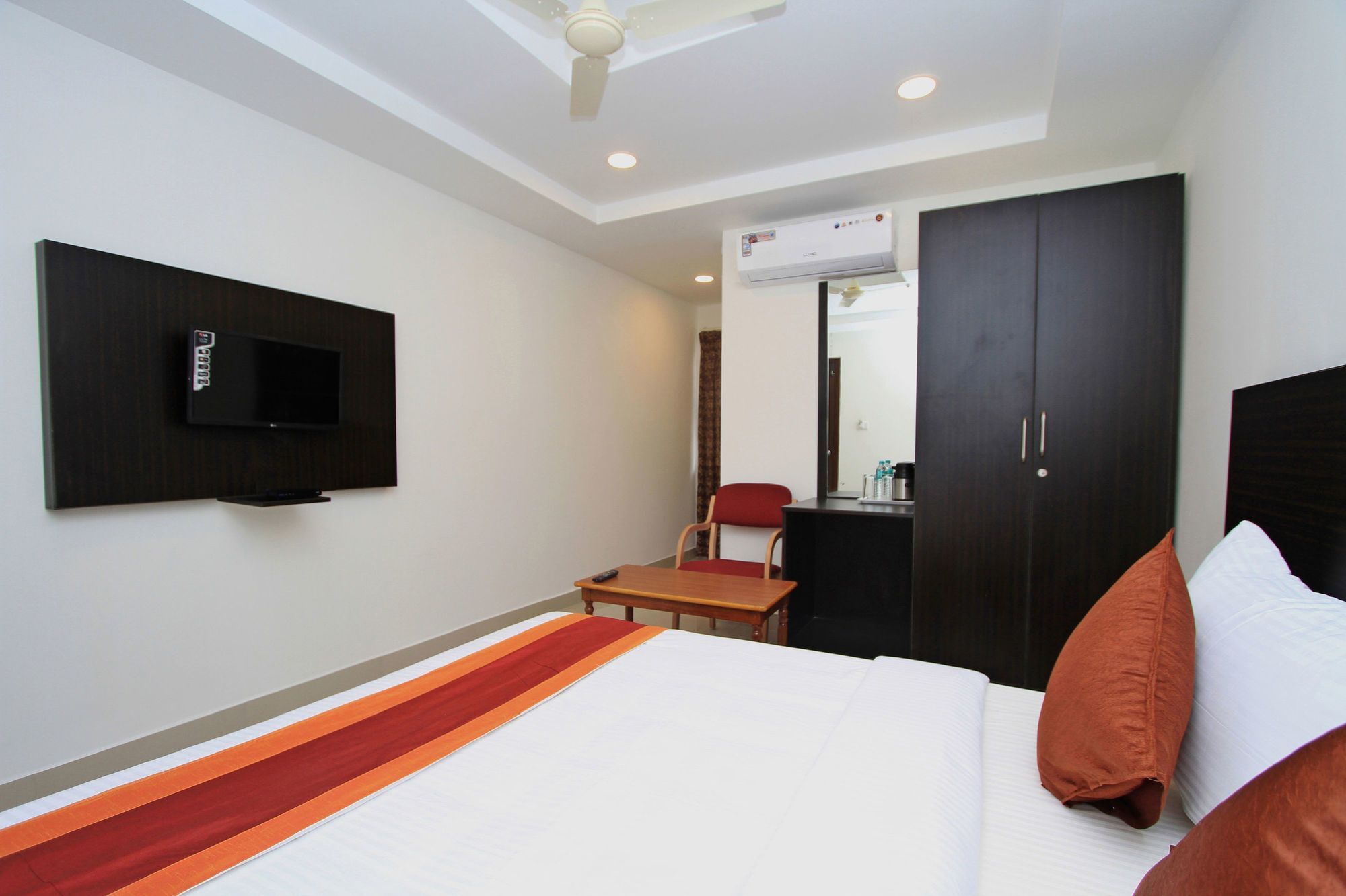 Hotel Oyo 4733 Champion Residency Bangalore Exterior foto